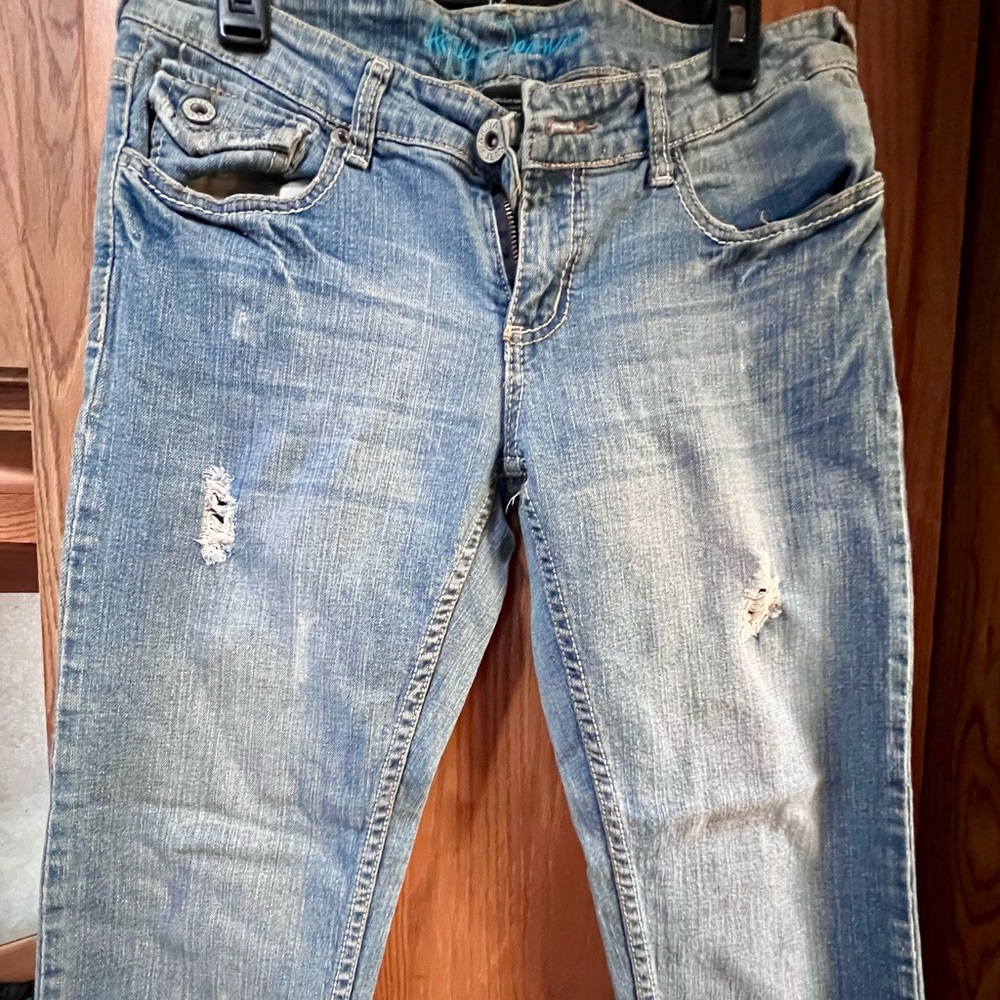 Classic Blue Distressed Women's Cropped Jeans
